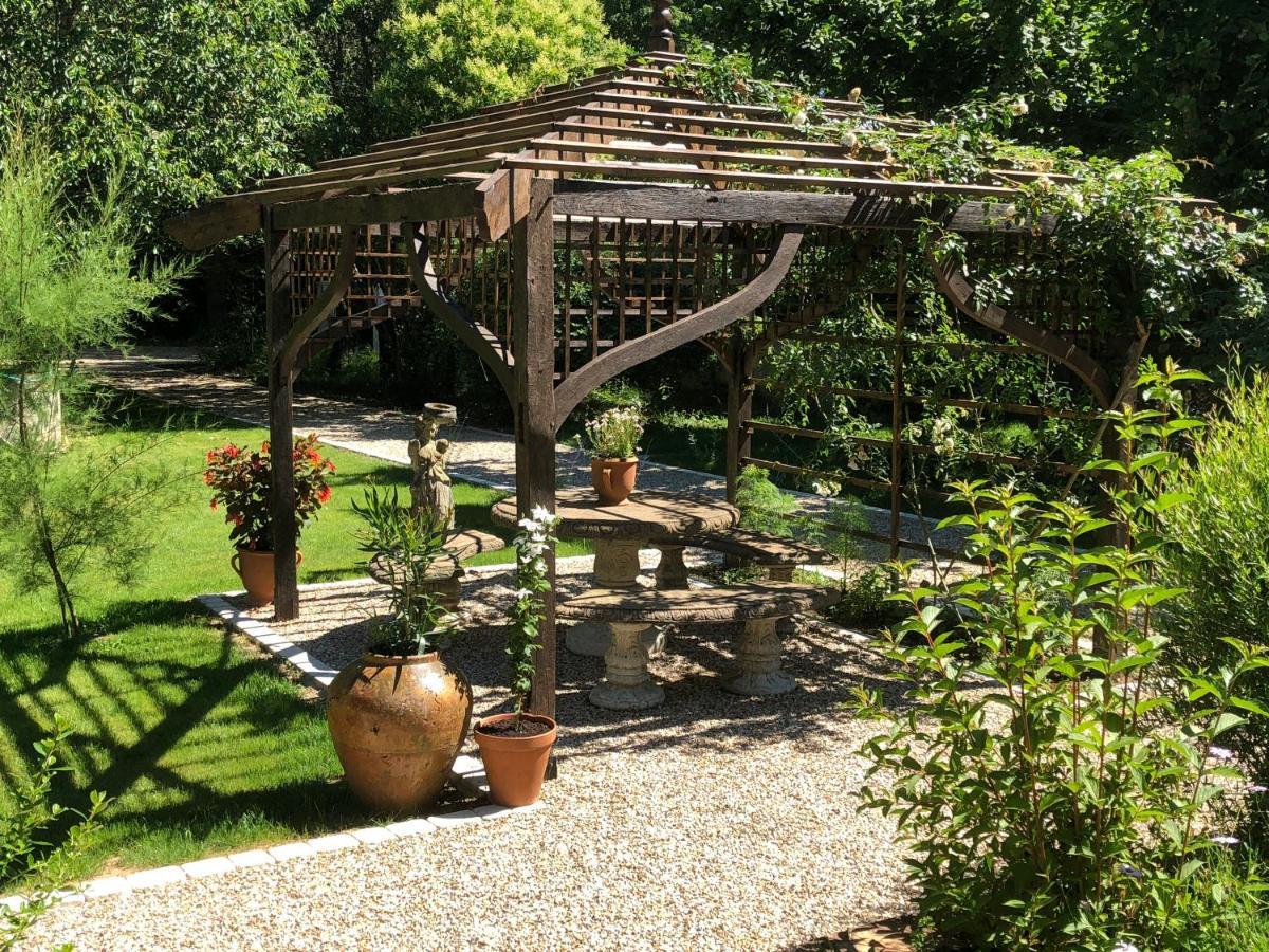 Domaine Des Monges Bed & Breakfast Saint-Seurin-de-Prats Exterior photo